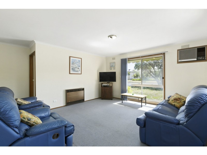 35 Lake View Crescent, St Leonards VIC 3223