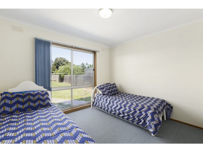 35 Lake View Crescent, St Leonards VIC 3223
