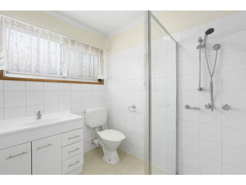 35 Lake View Crescent, St Leonards VIC 3223
