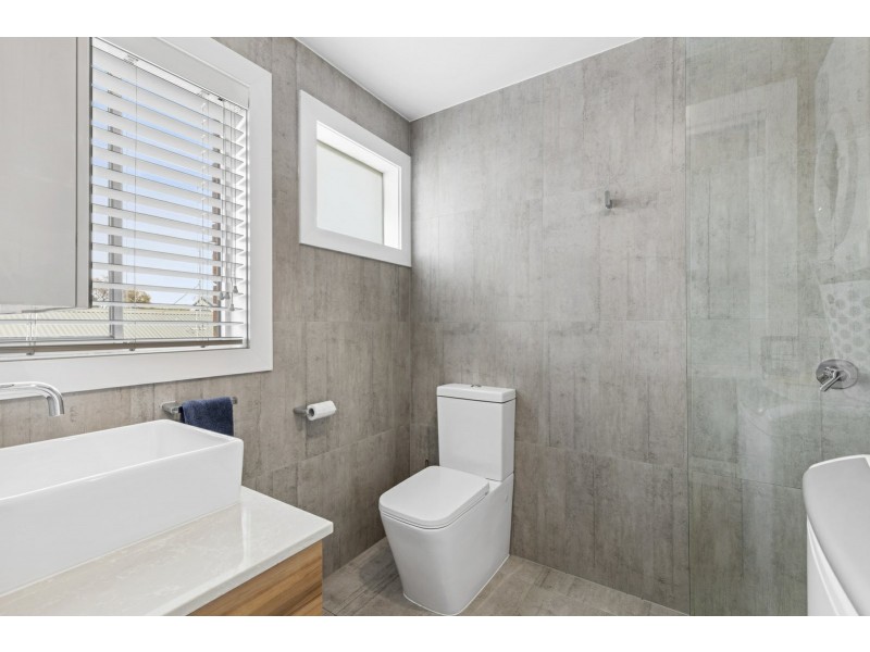 Unit 4/42 Dudley Parade, St Leonards VIC 3223