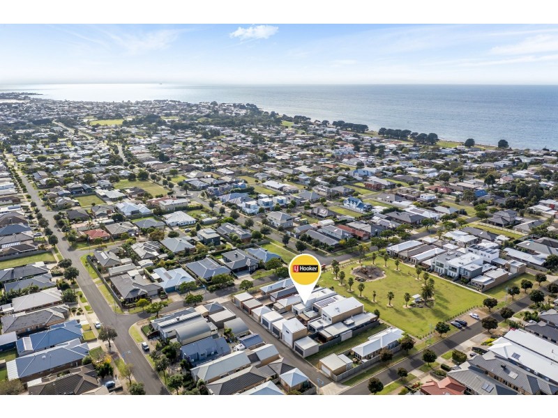 15 Seacrest Walk, St Leonards VIC 3223