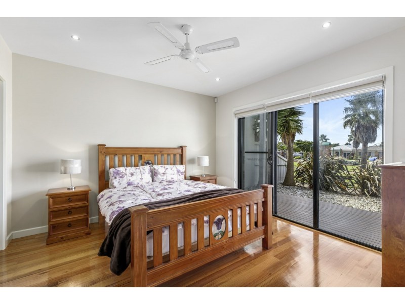 15 Seacrest Walk, St Leonards VIC 3223