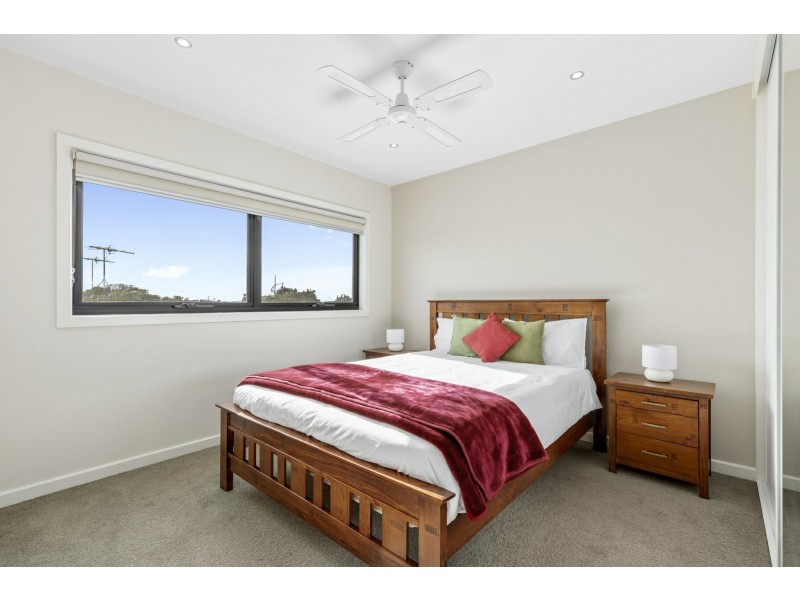 15 Seacrest Walk, St Leonards VIC 3223