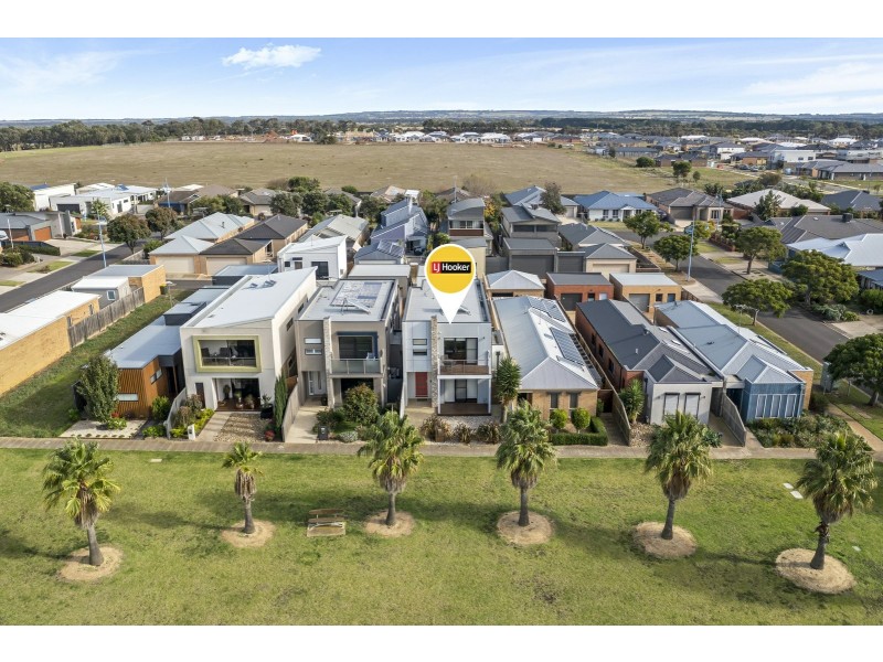 15 Seacrest Walk, St Leonards VIC 3223