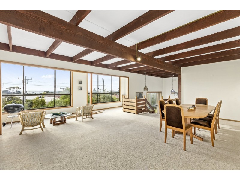 14 Sylvester Avenue, St Leonards VIC 3223