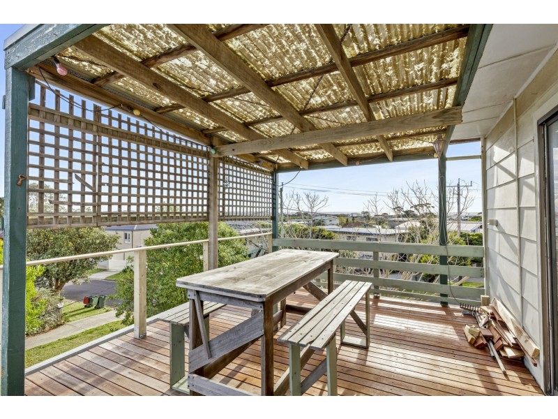 14 Sylvester Avenue, St Leonards VIC 3223