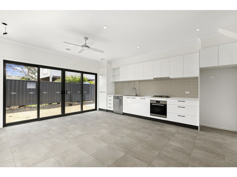 Unit 2/8 Mariners Street, St Leonards VIC 3223