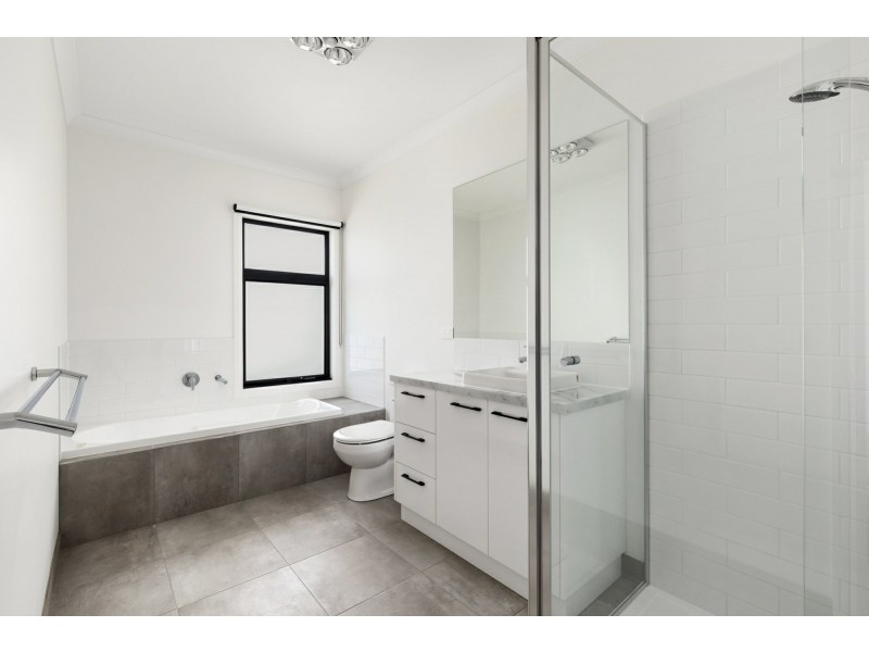 Unit 2/8 Mariners Street, St Leonards VIC 3223