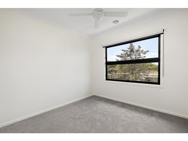 Unit 2/8 Mariners Street, St Leonards VIC 3223