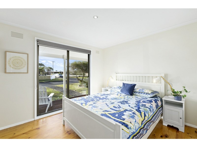 38 Thomson Boulevard, St Leonards VIC 3223