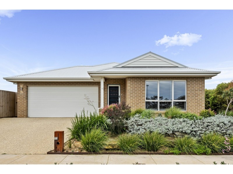 10 Regal Road, St Leonards VIC 3223
