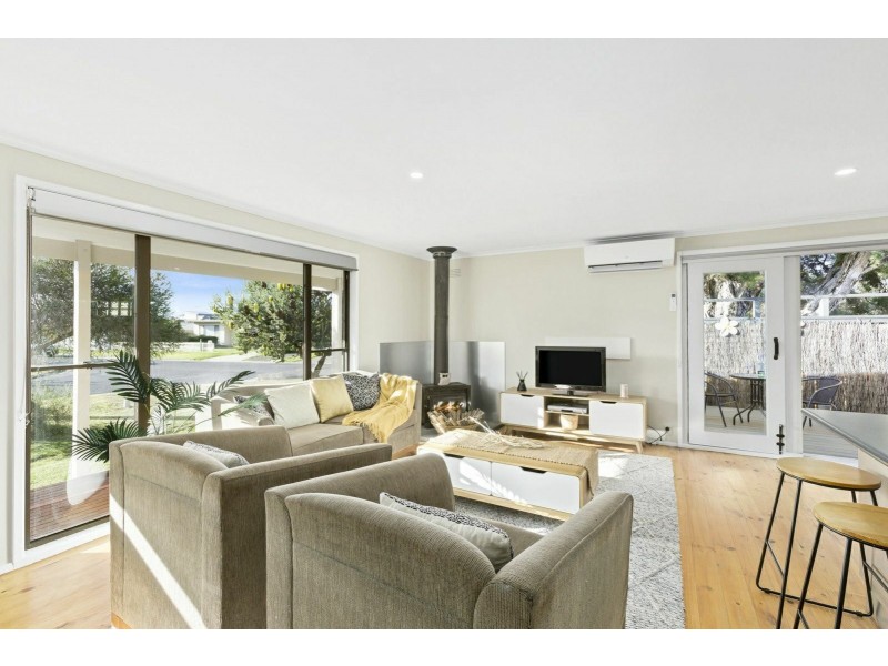 38 Thomson Boulevard, St Leonards VIC 3223