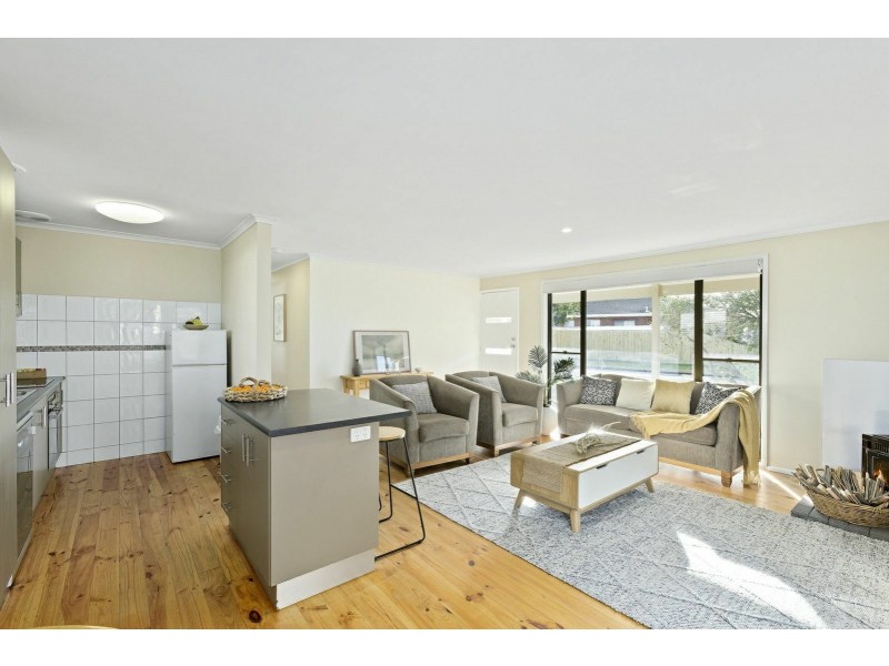 38 Thomson Boulevard, St Leonards VIC 3223