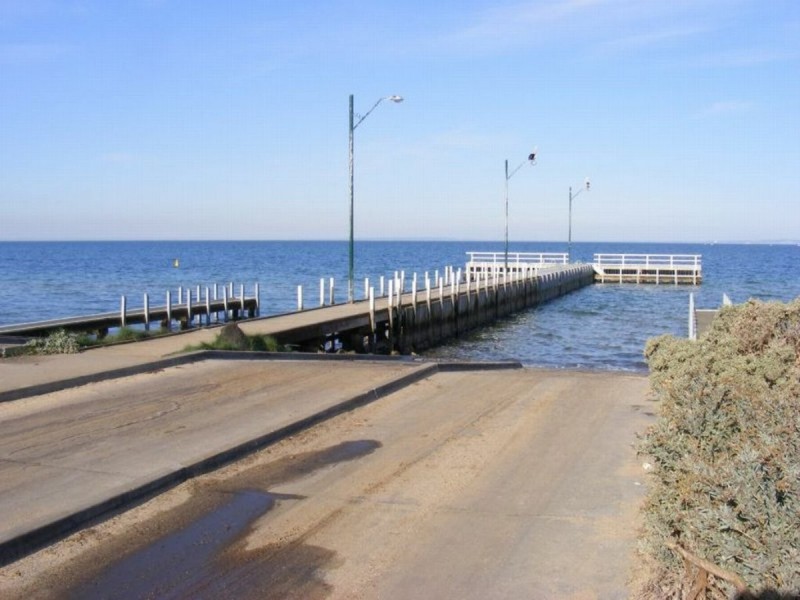 16 Monahan Drive, St Leonards VIC 3223