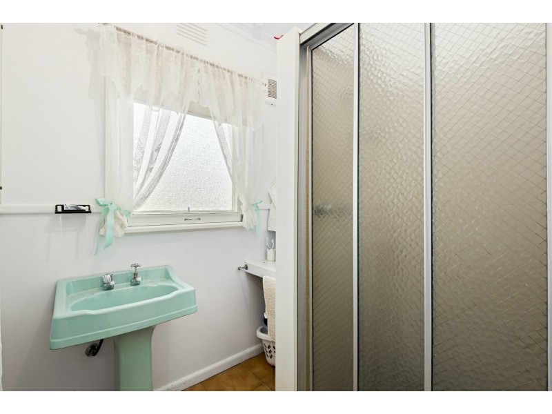 12 Walpole Avenue, Indented Head VIC 3223