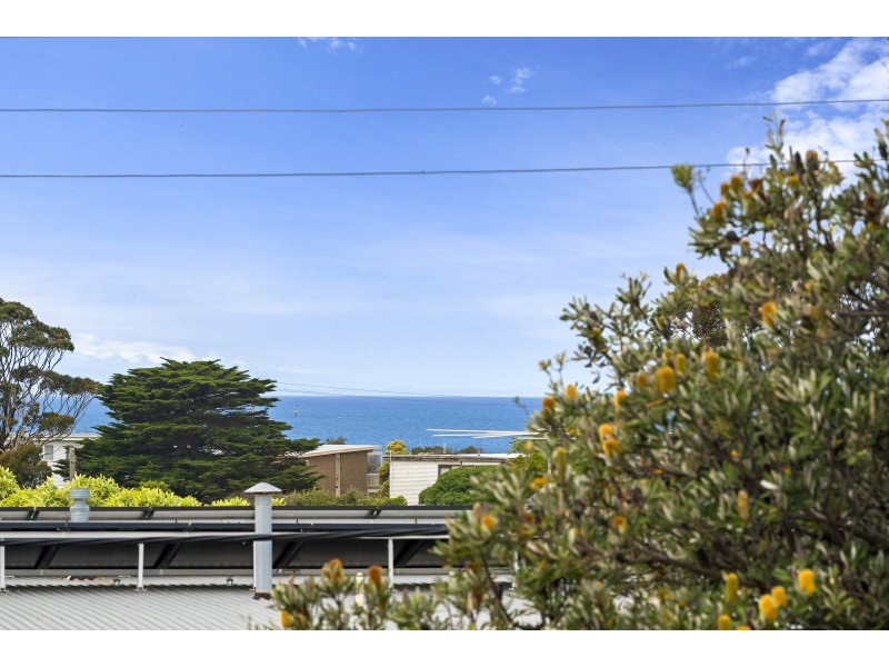 10 Sylvester Avenue, St Leonards VIC 3223