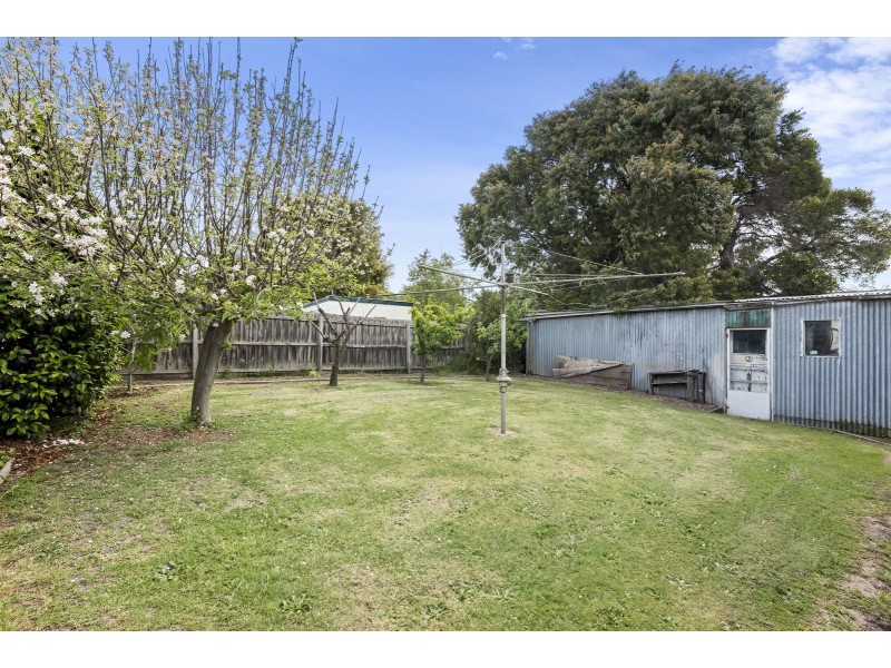 10 Sylvester Avenue, St Leonards VIC 3223