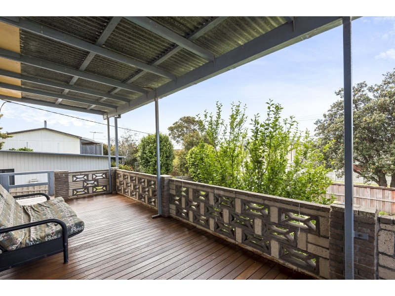 10 Sylvester Avenue, St Leonards VIC 3223