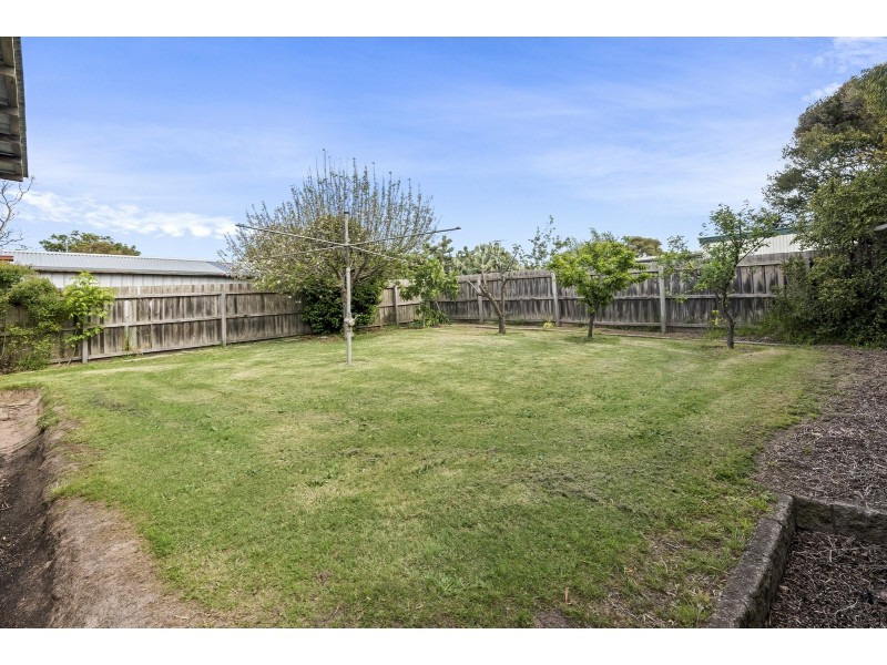 10 Sylvester Avenue, St Leonards VIC 3223