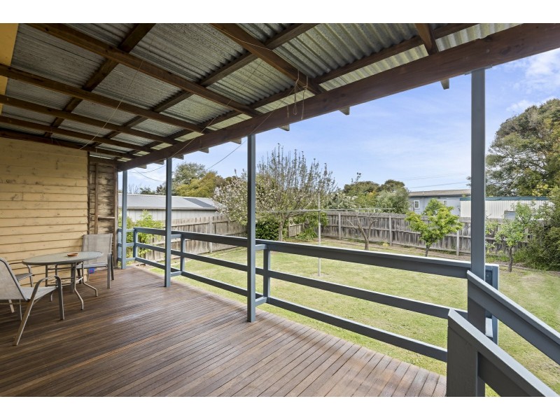 10 Sylvester Avenue, St Leonards VIC 3223