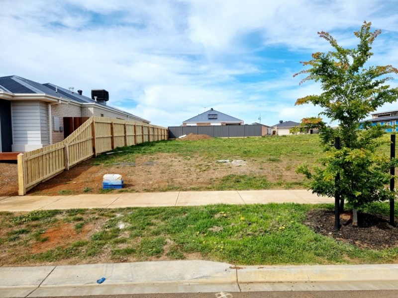 12 Findlay Avenue, St Leonards VIC 3223