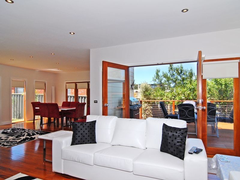 3 Calk Terrace, St Leonards VIC 3223