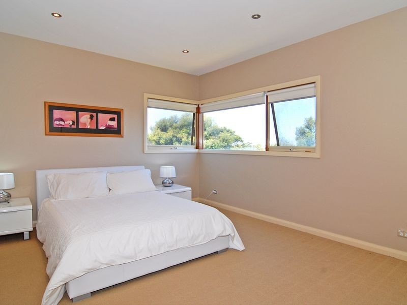 3 Calk Terrace, St Leonards VIC 3223