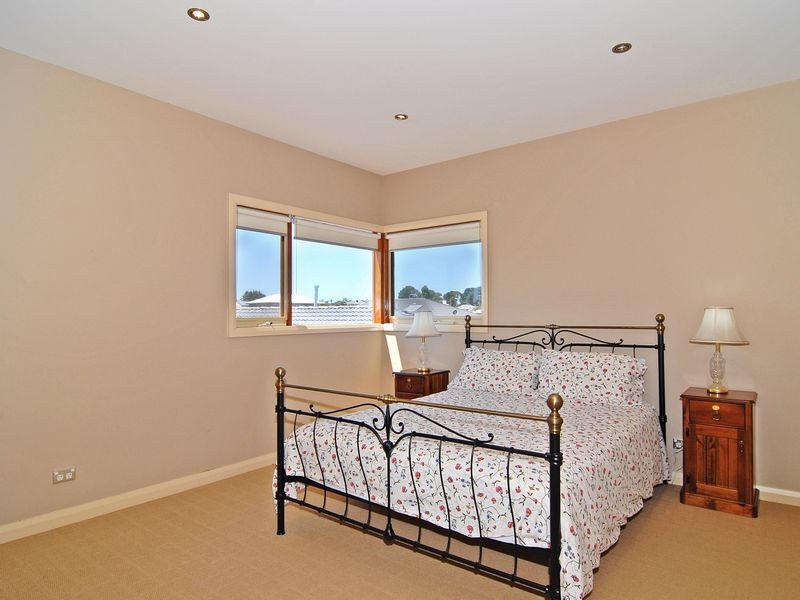 3 Calk Terrace, St Leonards VIC 3223