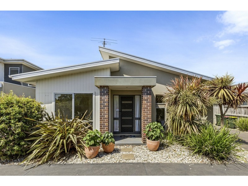 Unit 5/1353 Murradoc Road, St Leonards VIC 3223