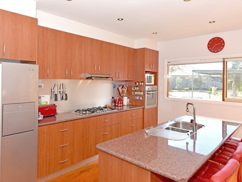 3 Calk Terrace, St Leonards VIC 3223