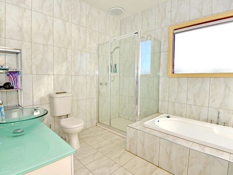3 Calk Terrace, St Leonards VIC 3223