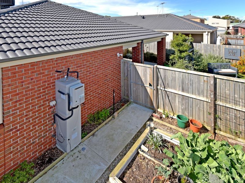 7 Wave Street, St Leonards VIC 3223