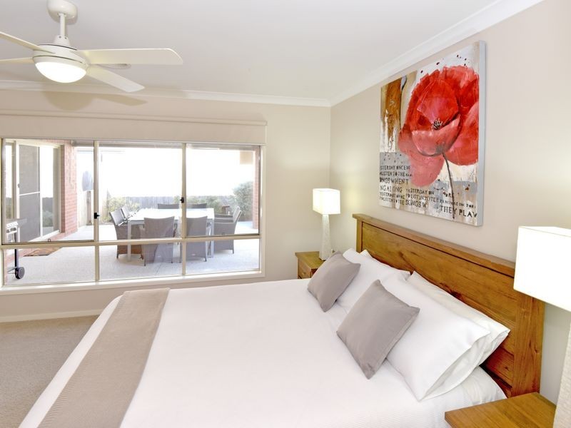 7 Wave Street, St Leonards VIC 3223