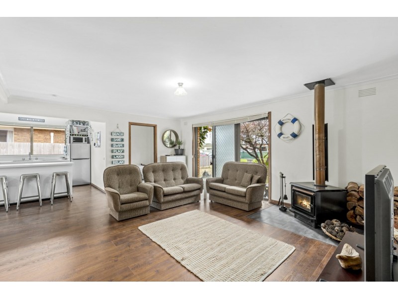 6 Flinders Road, St Leonards VIC 3223