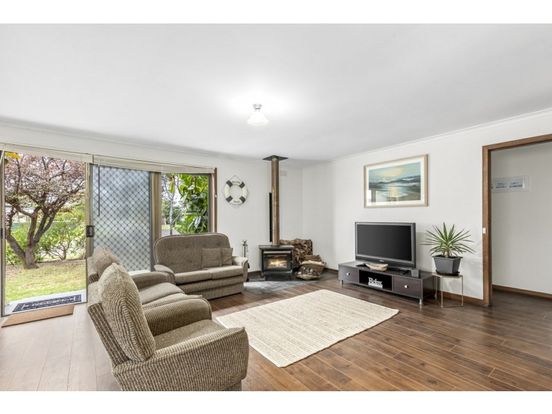 6 Flinders Road, St Leonards VIC 3223