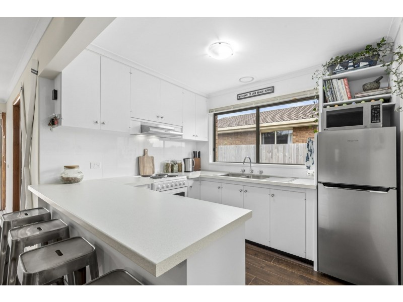 6 Flinders Road, St Leonards VIC 3223