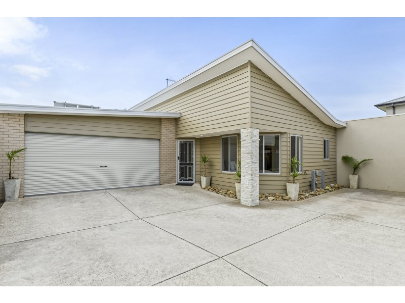 2/1323 Murradoc Road, St Leonards VIC 3223