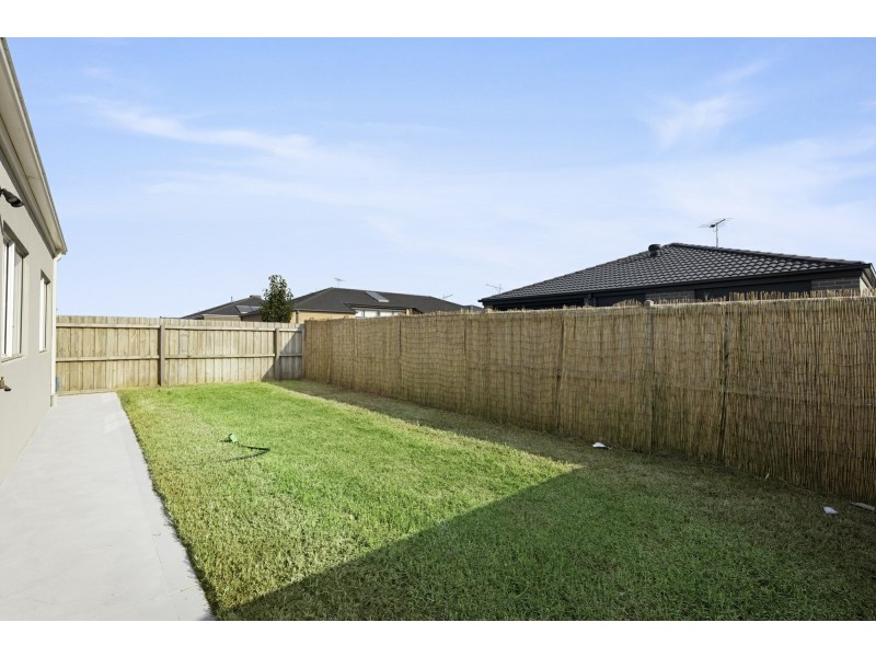 60 Thornton Avenue, St Leonards VIC 3223
