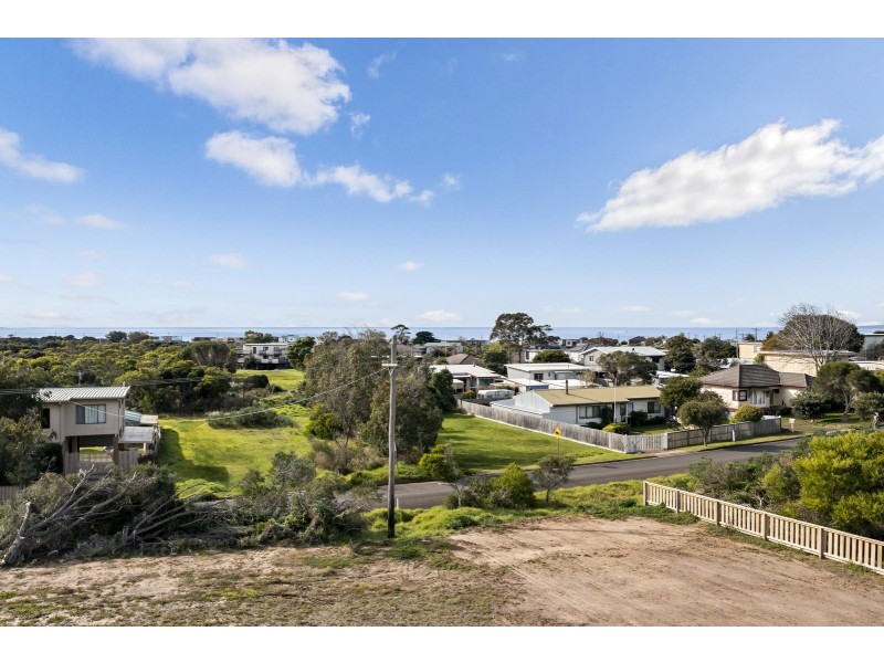 7 Arvon Court, St Leonards VIC 3223
