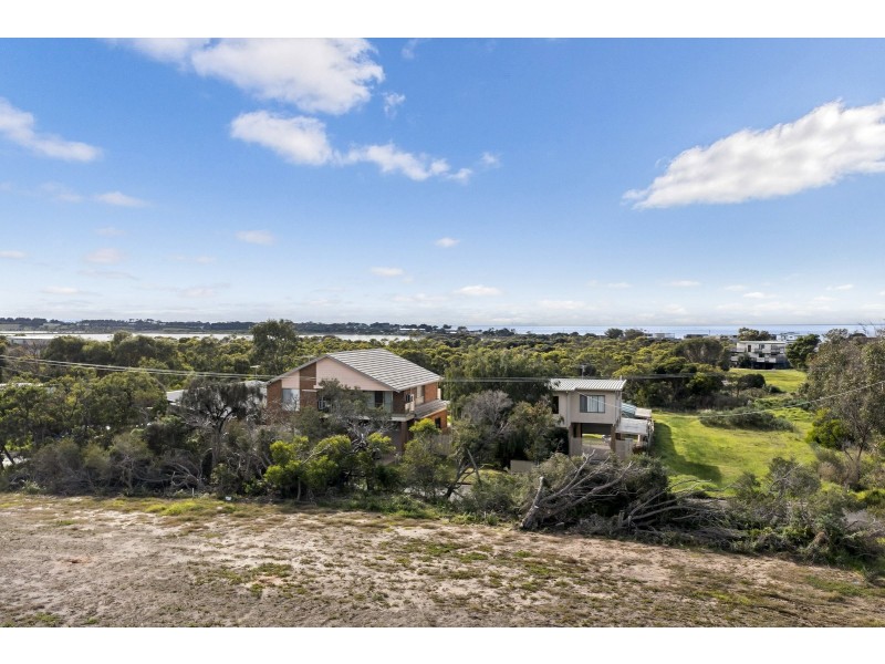 7 Arvon Court, St Leonards VIC 3223