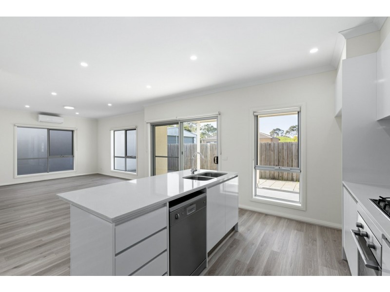 Unit 4/51 Ward Street, St Leonards VIC 3223