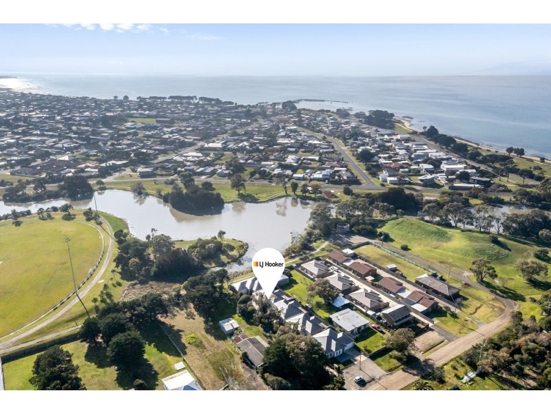 Unit 4/51 Ward Street, St Leonards VIC 3223