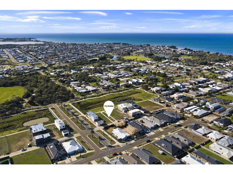 7 Swain Walk, St Leonards VIC 3223
