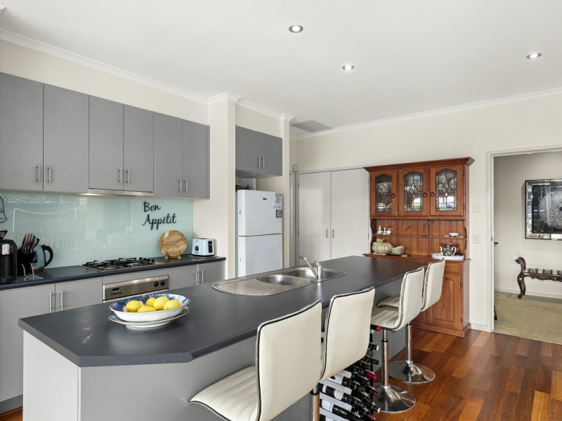 47 Pearl Bay Passage, St Leonards VIC 3223