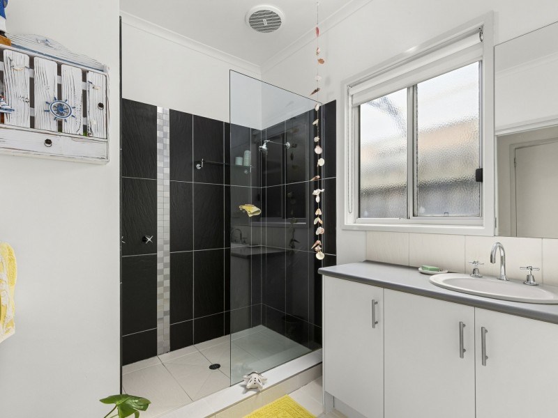 47 Pearl Bay Passage, St Leonards VIC 3223