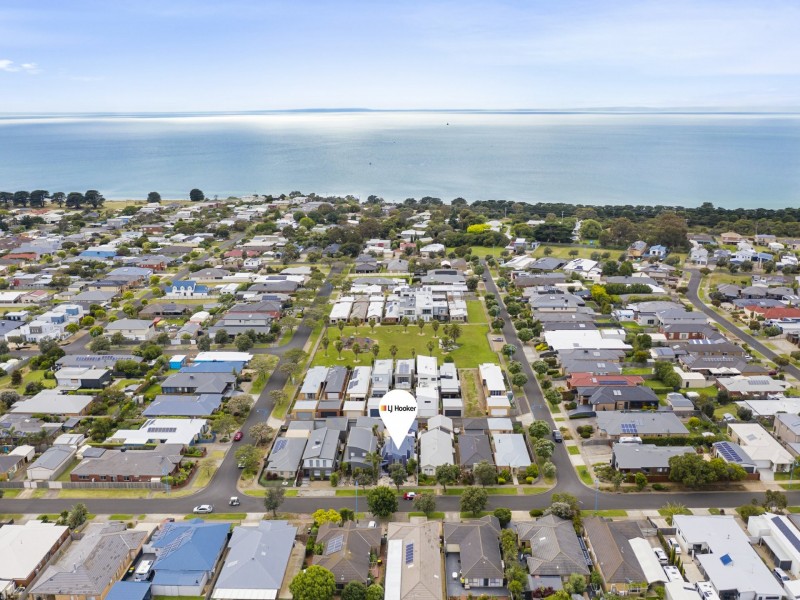 47 Pearl Bay Passage, St Leonards VIC 3223