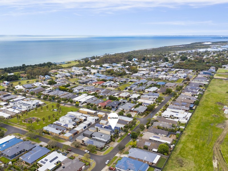 47 Pearl Bay Passage, St Leonards VIC 3223