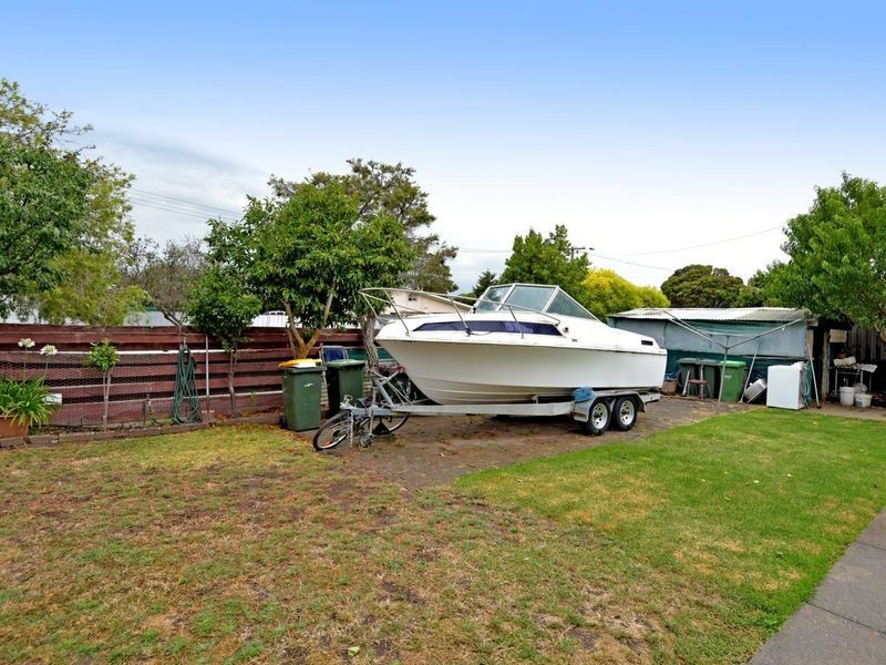 2 Horne Avenue, St Leonards VIC 3223