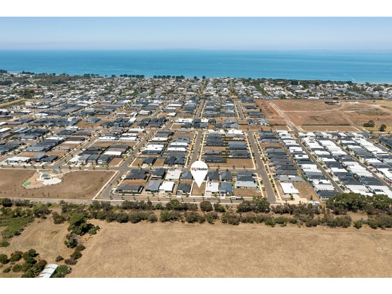 17 Reardon Crescent, St Leonards VIC 3223