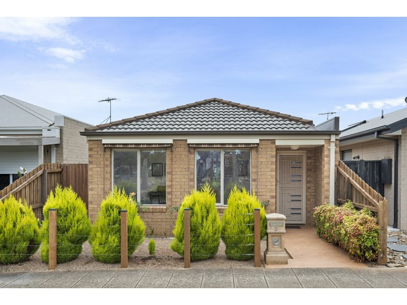 2 Seacrest Walk, St Leonards VIC 3223